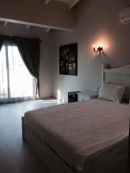 Erythros Boutique Hotel Ildir Exterior photo